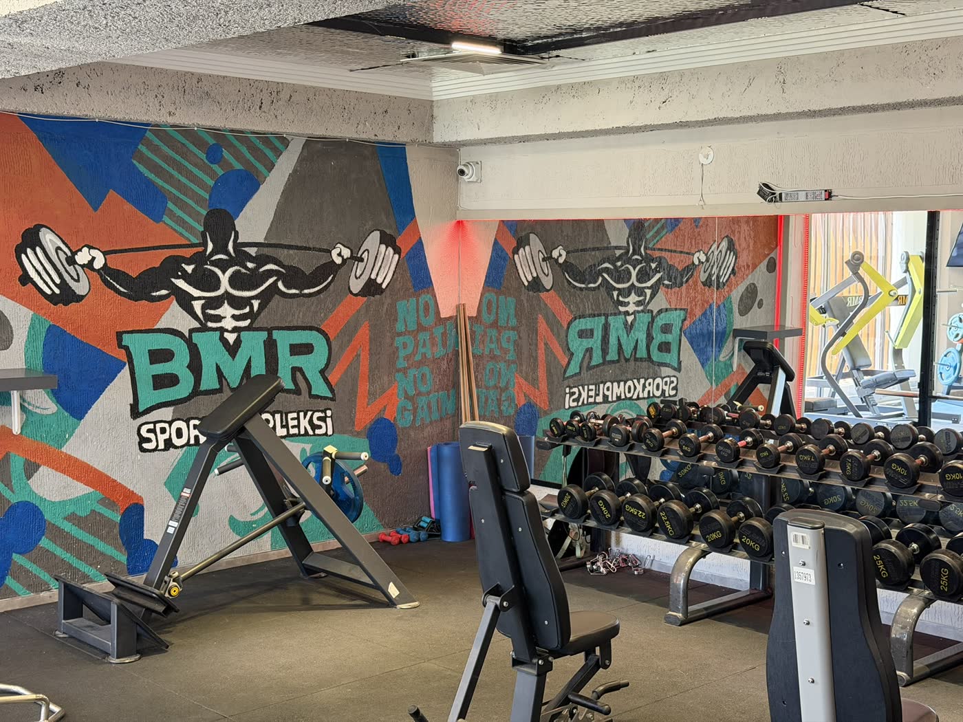 Spor salonu, BMR Spor Kompleksi